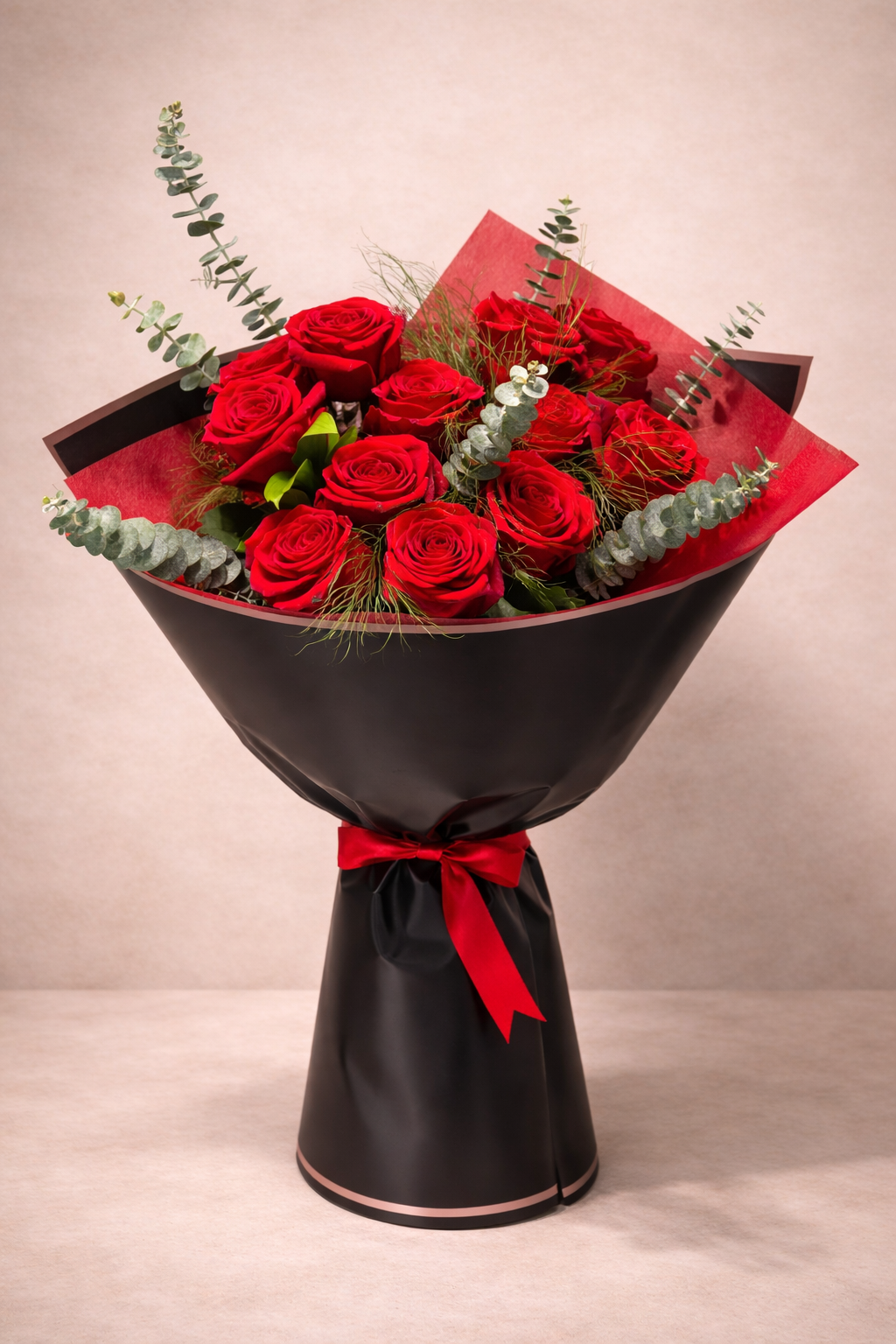 12 Rose bouquet with Botanical Accent