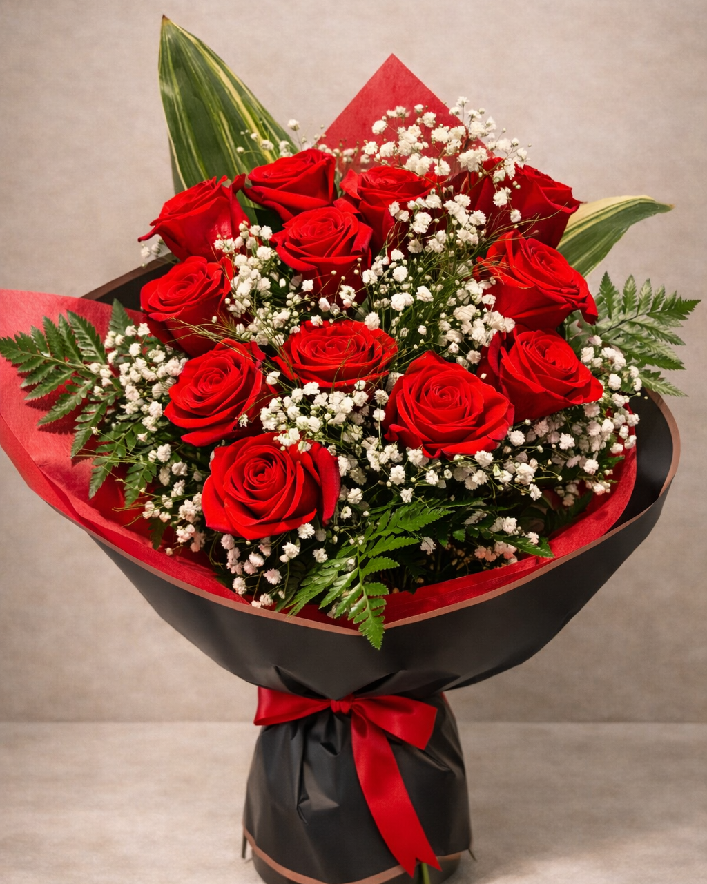 12 Rose bouquet with Botanical Accent